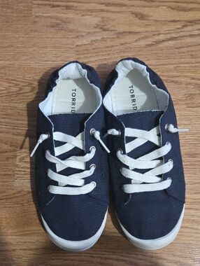 Torrid Womens Navy Canvas Lace-Up Sneakers